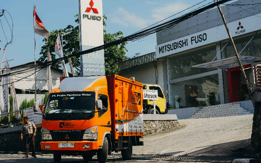 Armada Truk Sehat Dompet Selamat, Mitsubishi Fuso Beri Diskon Servis di Awal Tahun 2025