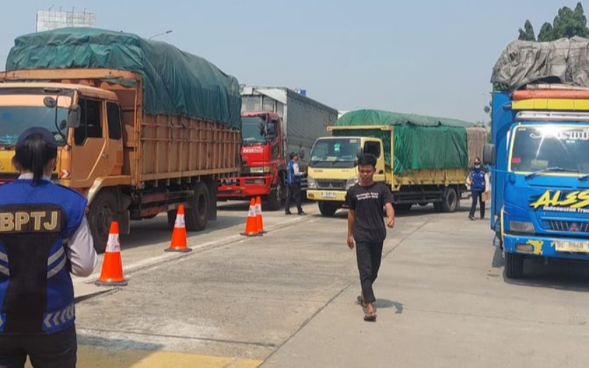 Truk ODOL Mesin Pembunuh di Jalanan, Penyedot Triliunan Tapi Kok Masih Lolos?