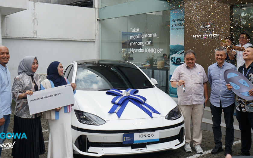 Beli Mobil, Eh Dapat Mobil Lagi! Ibu Dewi Bawa Pulang Hyundai Ioniq 6