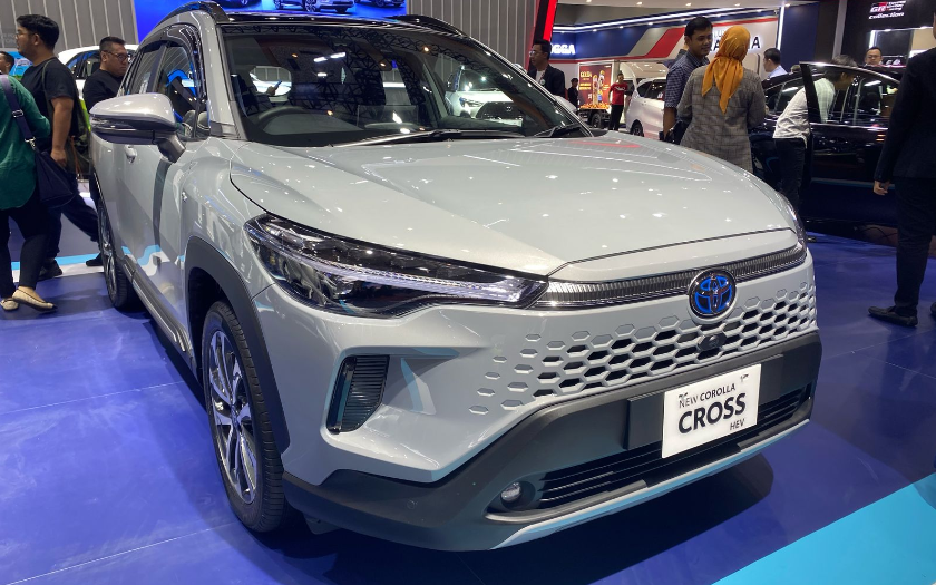 Tampil Lebih Keren, Toyota New Corolla Cross Hybrid Sekarang Kena Penyegaran, Apa Saja Bedanya dengan Versi Sebelumnya?