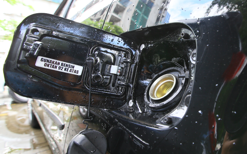 Banyak Mudaratnya, Begini Efek Jika Mobil Sering Ganti Bahan Bakar RON 92 ke RON 90 
