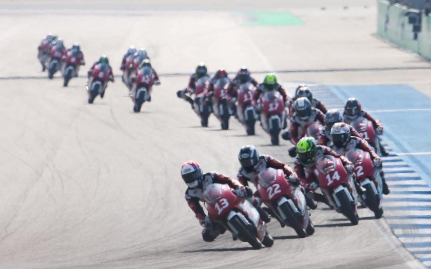 Sempat Pimpin Balapan Di Sirkuit Buriram. Badly Ayatullah Dan Nelson Raih Poin Di Kejuaraan Asia Talent Cup 2025 
