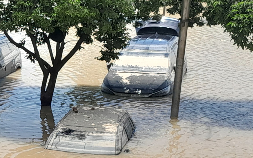 Mobil Listrik Terendam Banjir, Biar Nggak Salah, Perhatikan Saran dari Ahlinya Ini!