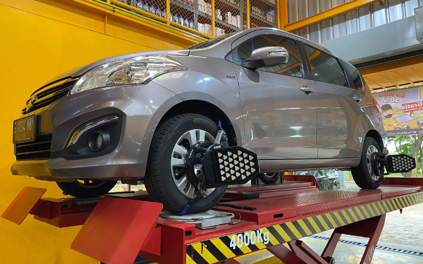 Kenali 7 Gejala Ban Mobil Bermasalah Sebelum Melakukan Perjalanan Jauh