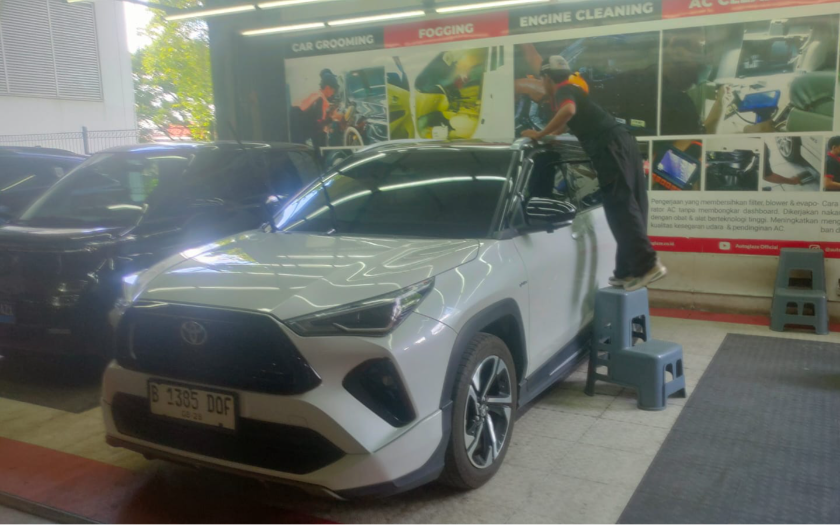 Nggak Sempat Cuci Mobil Mau Pergi Liburan, Dry Wash di Autoglaze Jadi Solusinya