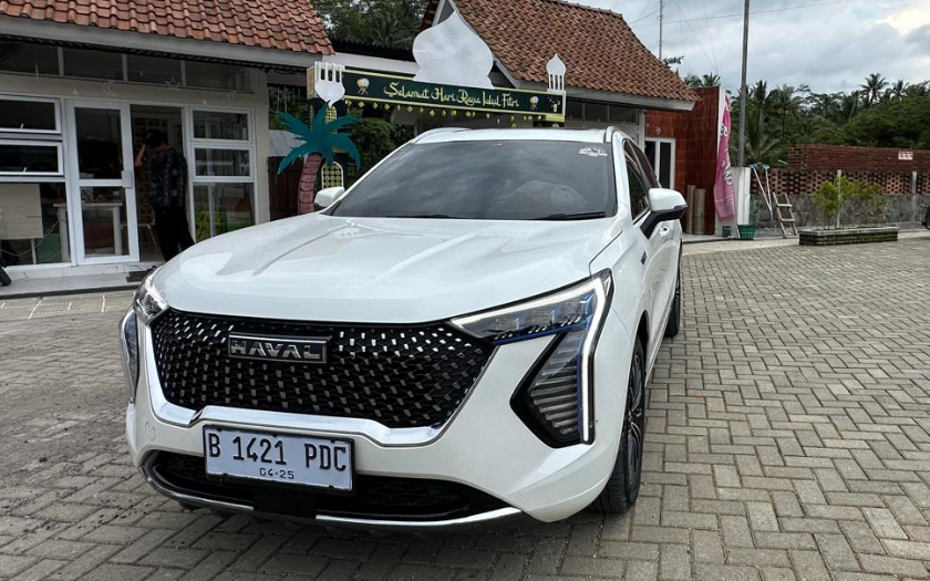 Nggak Nyangka Mobil Hybrid Haval Jolion HEV Bisa Senyaman Ini Buat Mudik