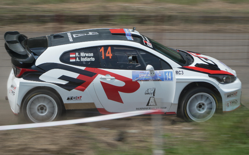 Toyota GR Yaris AP4 Asapi Ford Fiesta Rally3  Di Kejuaraan Nasional Sprint Rally 2025 di Sirkuit Si Jalak Harupat