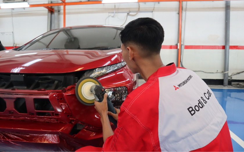 Perdana di Kota Pahlawan, Mitsubishi Resmikan Fasilitas Perbaikan Bodi & Cat