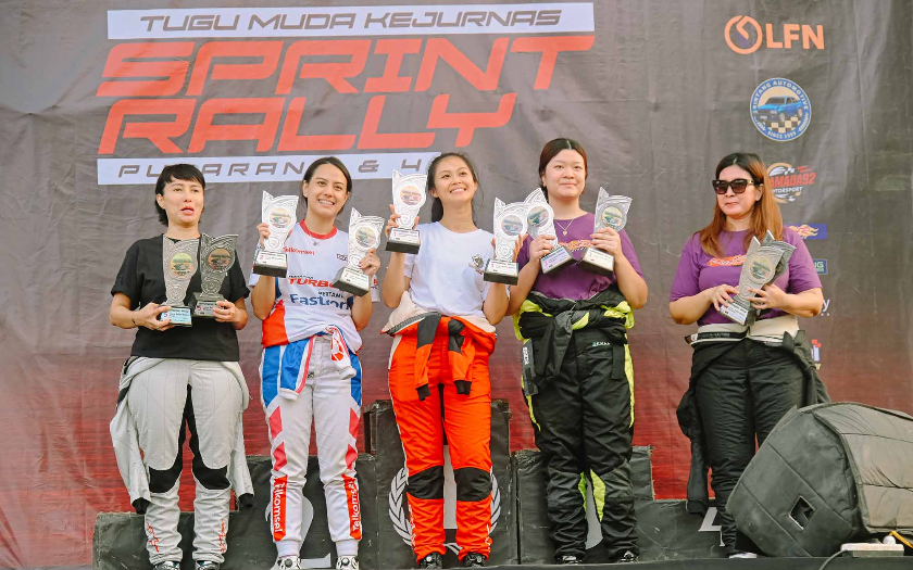 Diva Zahra Bersama Tim Mekanik, Raih Podium Kelas Wanita Kejurnas Sprint Rally 2025 Putaran 4 Semarang