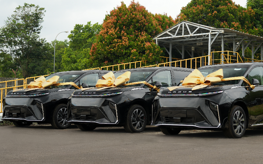 Maxus Indonesia Serahkan Unit Mifa 7 & 9 ke Konsumen, Produksi Lokal TKDN 40 Persen