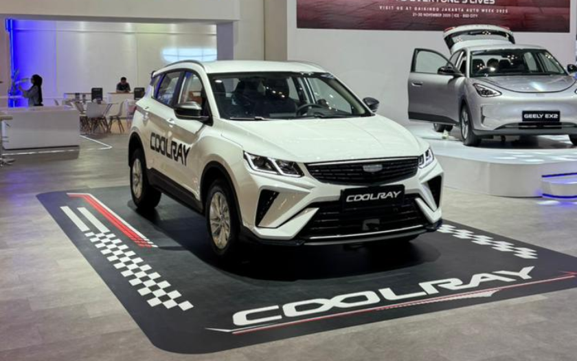 SUV Geely Coolray Mejeng di GJAW, Usung Teknologi ICE Dengan Banyak Fitur 