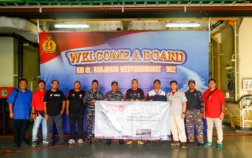 Komunitas motor DOCI Salurkan Bantuan ke Bencana Sumatera Melalui KRI TNI AL