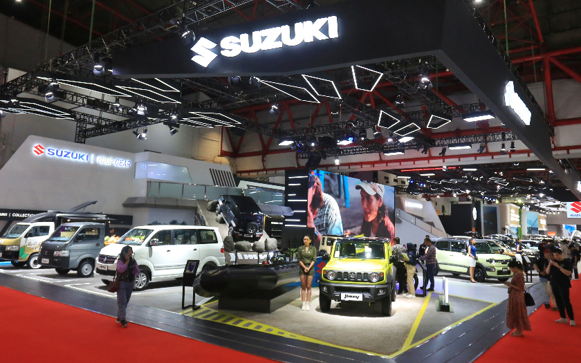 Booth Suzuki di IIMS 2026 Meriah, Ajak Pengunjung Test Drive Sambil Nonton Konser Andra and The BackBone