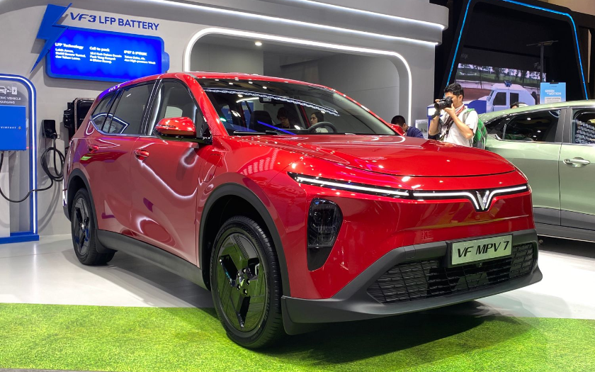 Beli VinFast MPV 7 Sekarang, Dapat Insentif Rp16 juta Plus Gratis Daya di SPKLU V-Green   