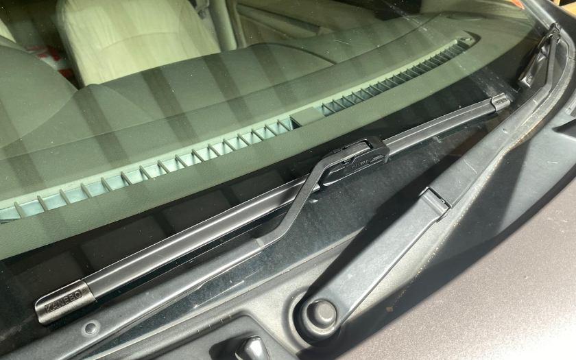Cara Mudah Ganti Wiper Mobil yang Sudah Keset, Bisa Dilakukan Sendiri di Rumah