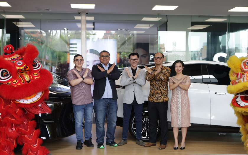 XPENG Resmikan Dealer Perdana di Kota Bandung, Berkonsep Pop Up Store