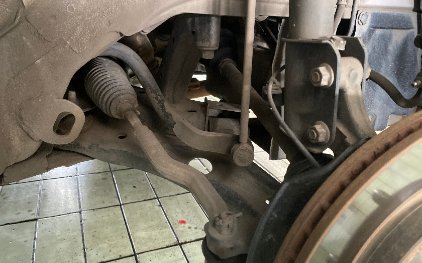 Jangan Tunggu Oblak, Segera Cek 3 Komponen Vital Kaki-Kaki Mobil Pasca Libur Panjang