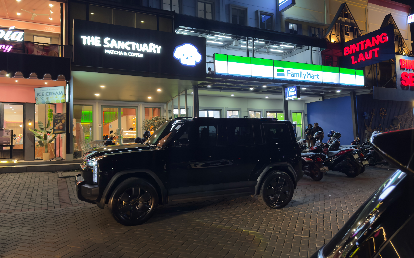 DriVacation 2026 : Review Jujur, Kulineran di Tangsel Sambil Nunggu Baterai Full di SPKLU Terbesar