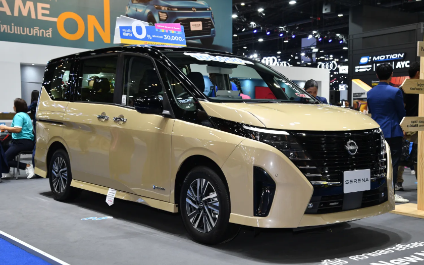 Serasa Mobil Sultan, Nissan Serena C28 e-Power Diguyur Warna Beige Cashmere Gold 