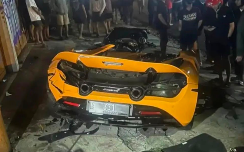 Tenaganya 3 Toyota Fortuner, McLaren 720S Andra ST Terbelah Dua, Penumpang Kok Bisa Selamat?