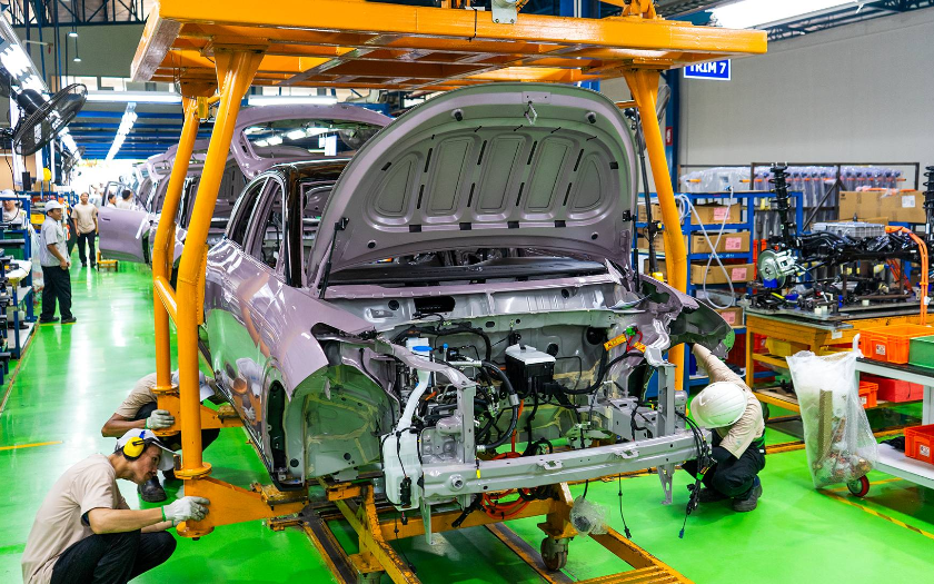 Geely Cetak Rekor Penjualan Global di Semester Pertama 2026, Geely EX2 Dominasi Pasar Indonesia