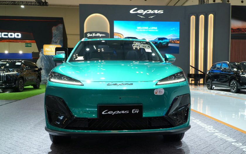 Terjauh di Kelasnya, Menjelajah 600 Km Tanpa Cemas, Bersama Fitur Keamanan Unggulan LEPAS E4 EV
