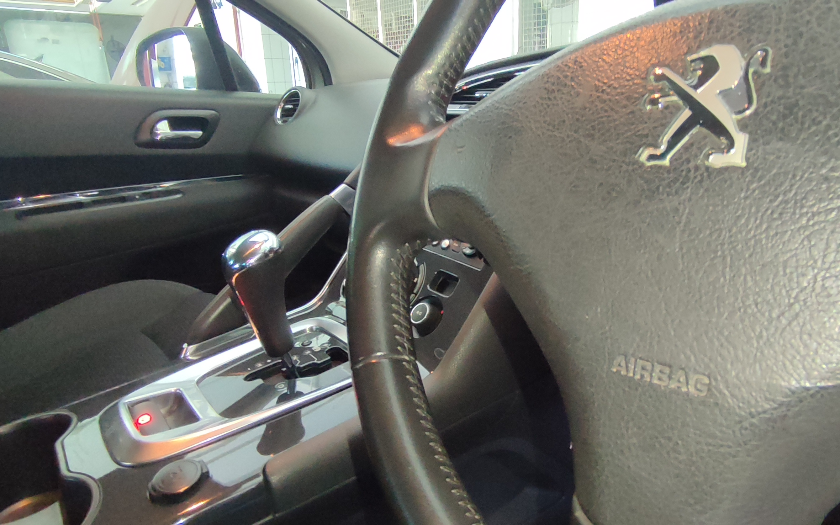 Pemilik Mobil Peugeot Wajib Tahu, Ini Tanda-Tanda Airbag Bermasalah