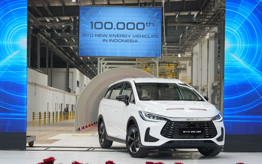 BYD M6 DM Tandai Unit ke-100.000, Hasil Parakitan Lokal Pabrik Subang