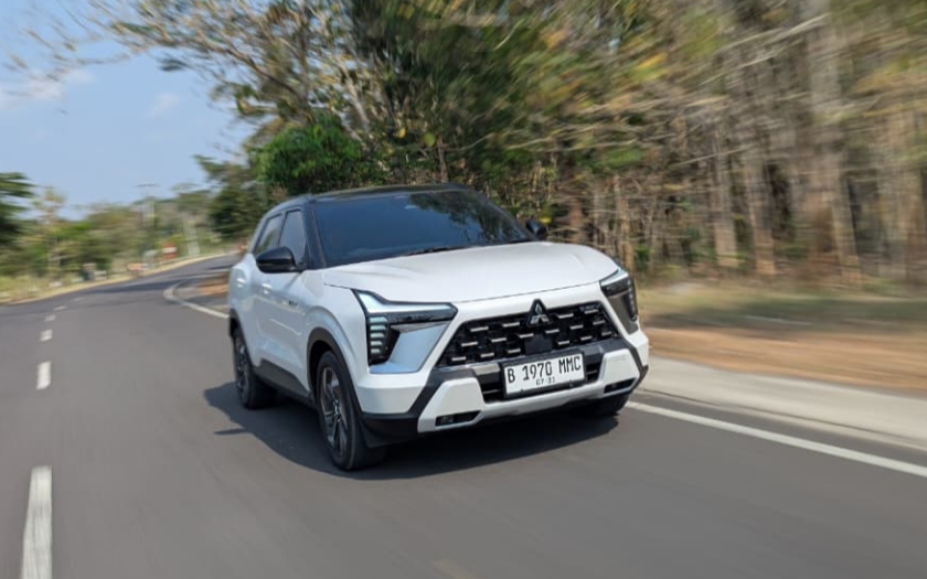Rekor Baru, Konsumsi BBM Mitsubishi Xforce HEV Kalahkan Toyota Yaris Cross HEV! 
