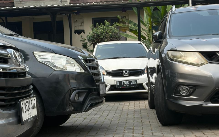 Parkir di Tempat Sempit Tanpa Baret, Ini 5 Cara Mudah Manfaatkan Fitur Mobil