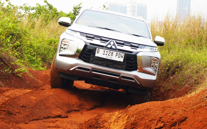 Penjelasan Lengkap, Kenapa Mitsubishi Pajero Sport Nyaman Dikendarai Harian dan Off-Road