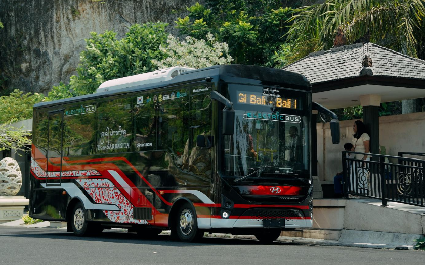 Dukung Wisata Ramah Lingkungan, Bus Listrik Hyundai Resmi Mengaspal di Bali