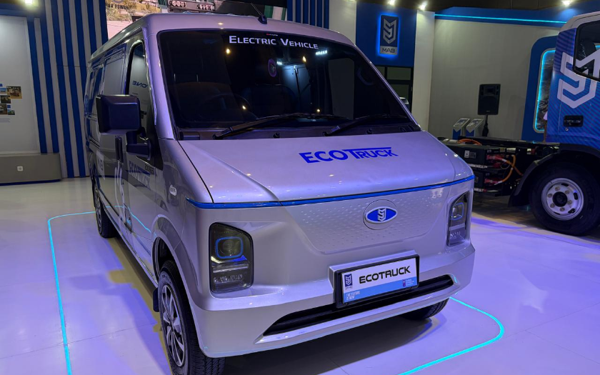 MAB Pamerkan Ecotruck Blindvan dan Truk Listrik 4x2 di PEVS 2026 